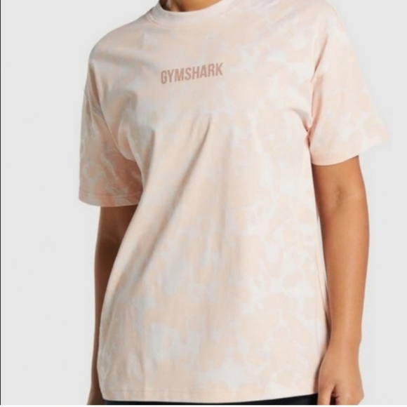 Gymshark Tops - Camo oversize gymshark shirt